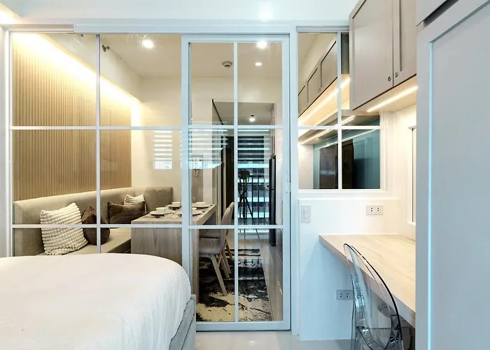 Comfort Free Parking Fame Mall Access Apartment